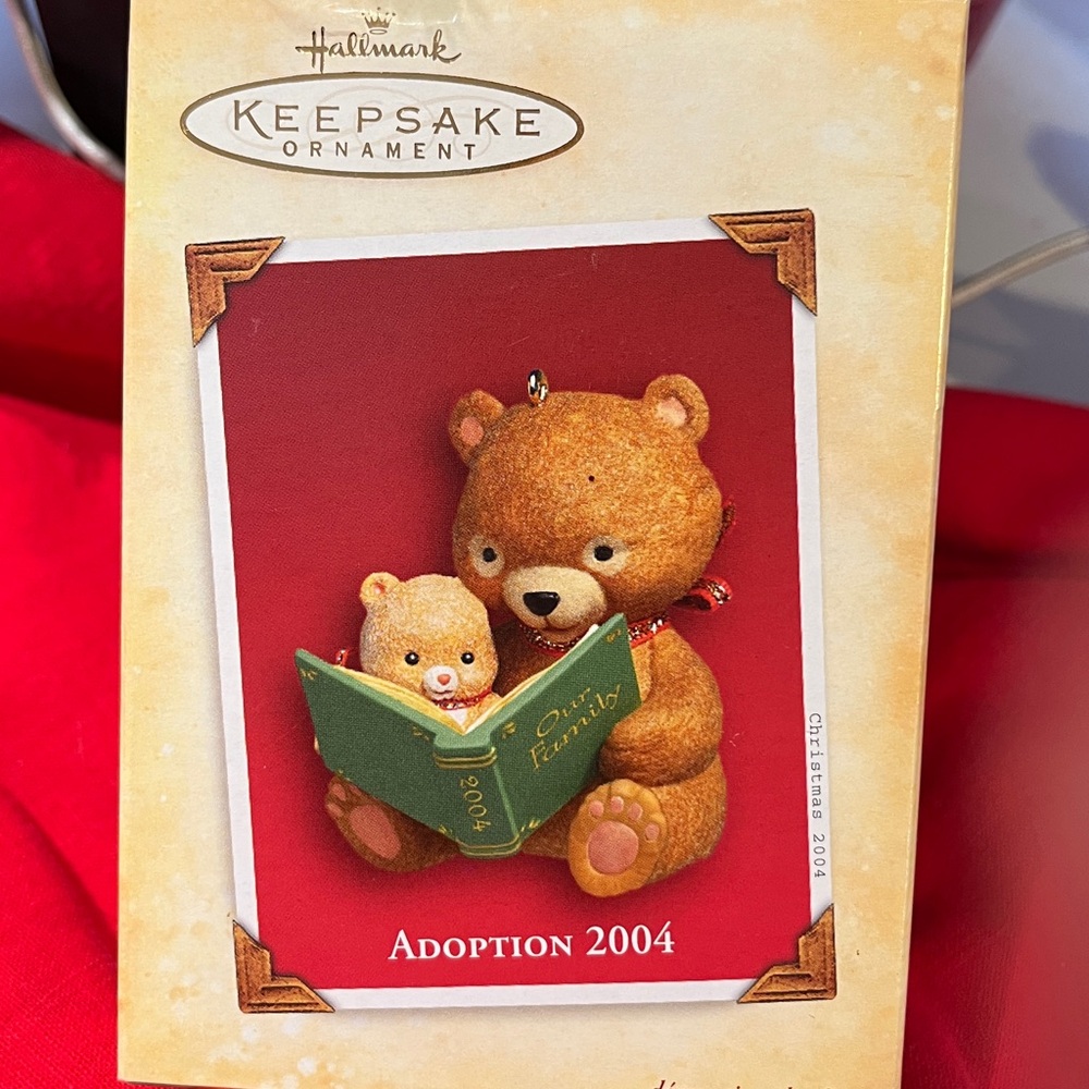 Hallmark Keepsake Ornament - Brown Bears with Green Book - Adoption 2004 - Picture 1 of 8